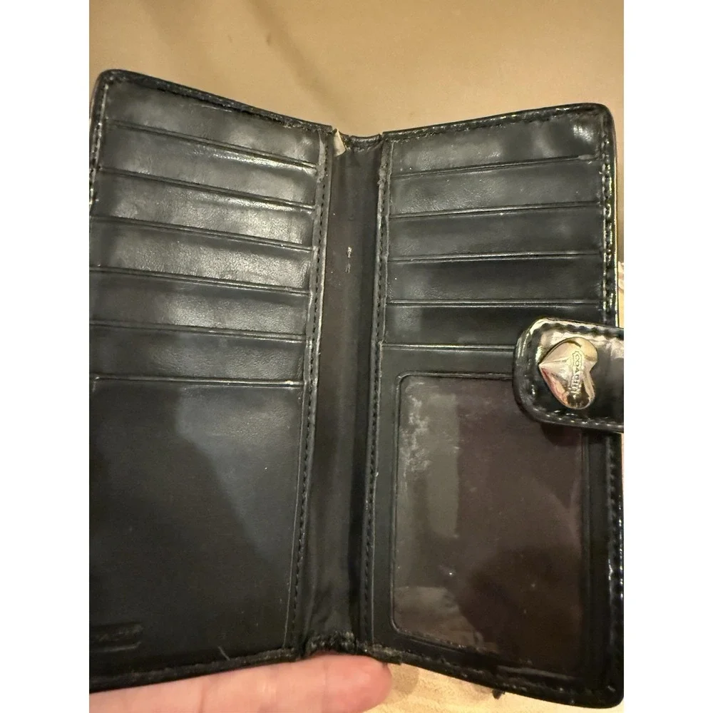 Coach Patent Logo Embossed Leather Heart Snap Closure Wallet Black Y2K